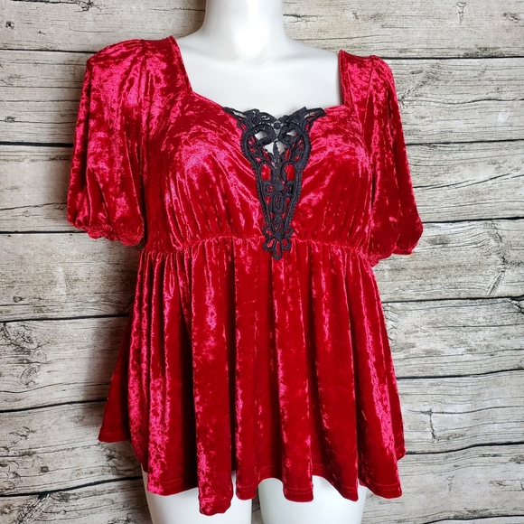 Shein Lace Insert Velvet Peplum Tee Size 2XL.Pit to pit approx: 21 inches Rig - Picture 2 of 8